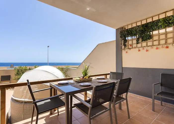 Home2book Ocean View House El Medano, Pool بيت للعطل