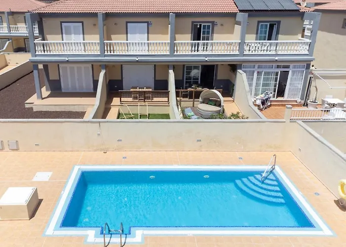 Home2book Ocean View House El Medano, Pool بيت للعطل El Médano