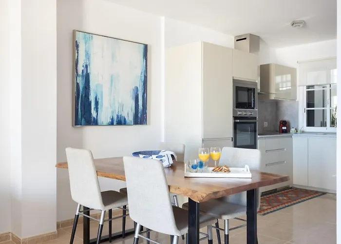 Home2book Ocean View House El Medano, Pool بيت للعطل El Médano