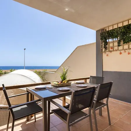 Home2book Ocean View House El Medano, Pool Casa de Férias